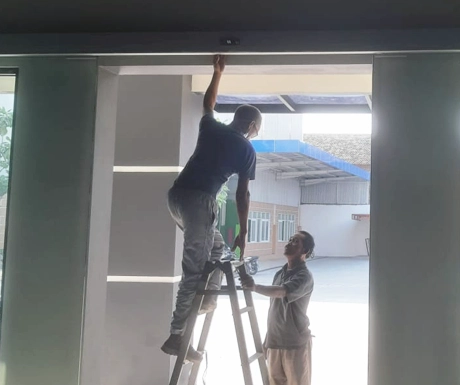 Sevice pintu otomatis dorma